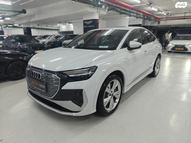 מודעת רכב אאודי Q4 e-tron