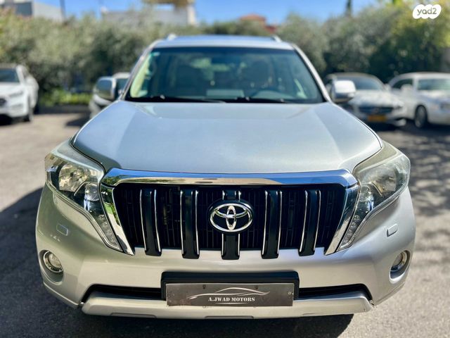 טויוטה לנד קרוזר