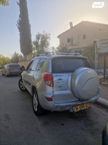 טויוטה RAV4