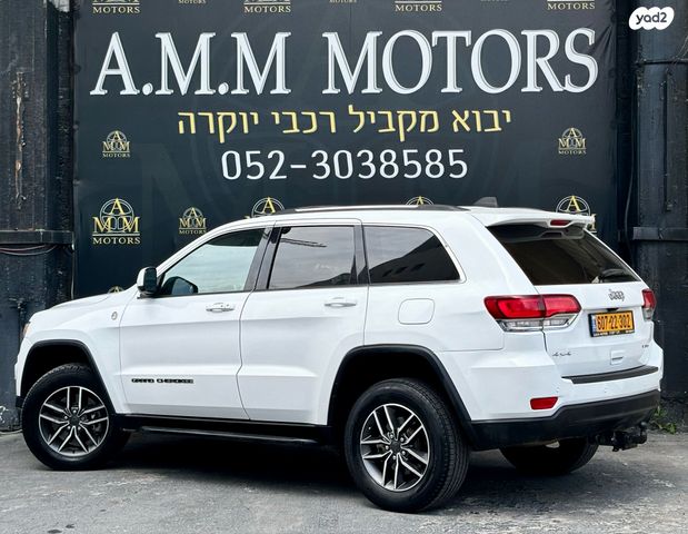 מודעת רכב ג'יפ גרנד צ'ירוקי