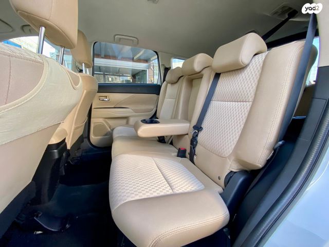 מיצובישי אאוטלנדר