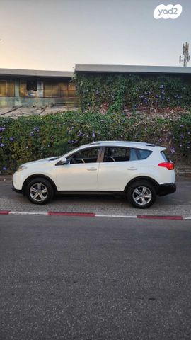 טויוטה RAV4