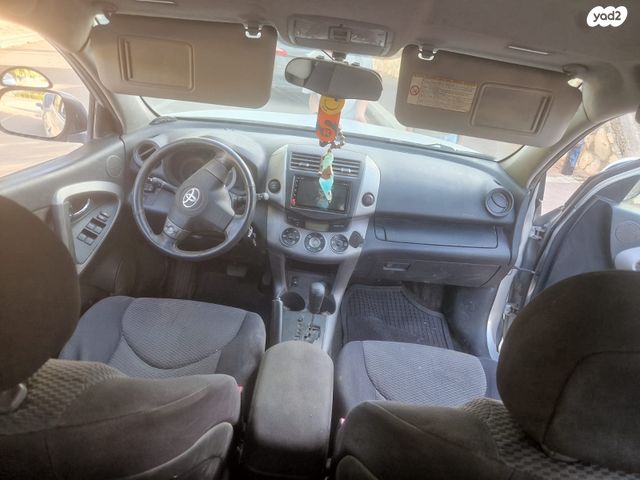 טויוטה RAV4