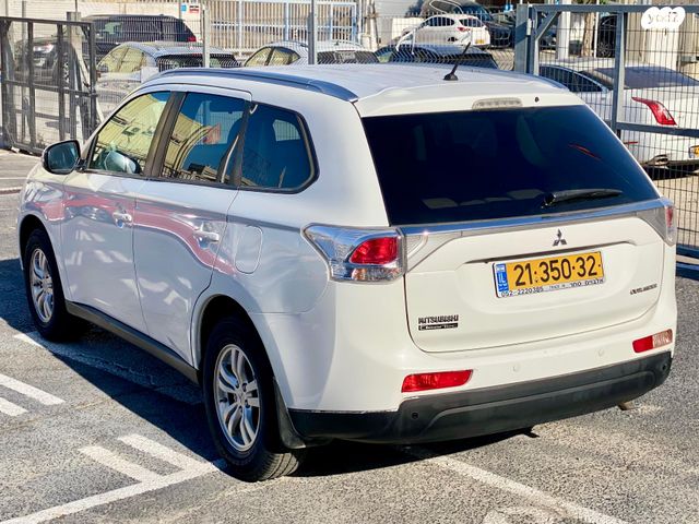 מיצובישי אאוטלנדר