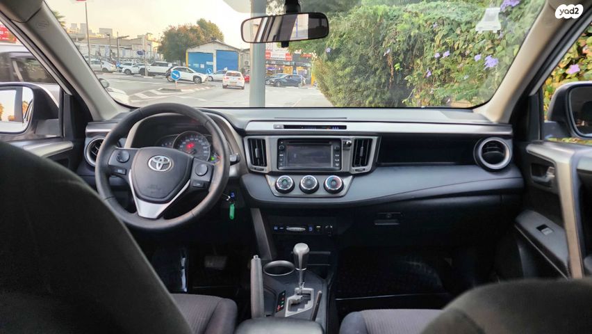 טויוטה RAV4