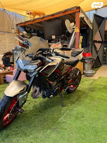 קאוואסאקי Z900