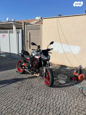 קאוואסאקי Z650 abs