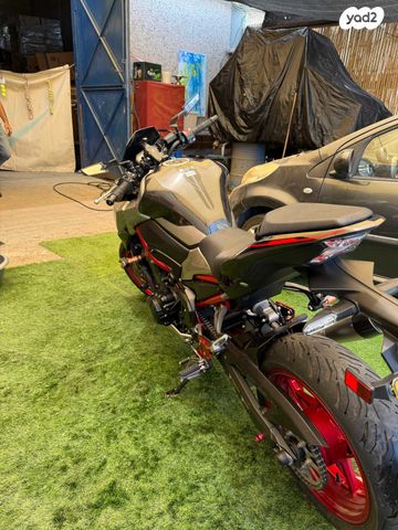 מודעת רכב קאוואסאקי Z900