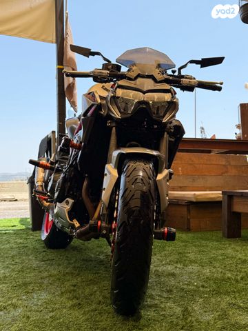 קאוואסאקי Z900