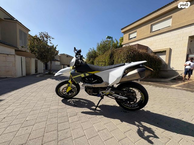 מודעת רכב הוסקוורנה SM701