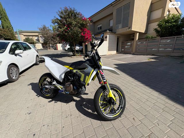 הוסקוורנה SM701