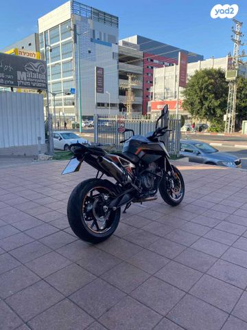 KTM Naked Duke 790