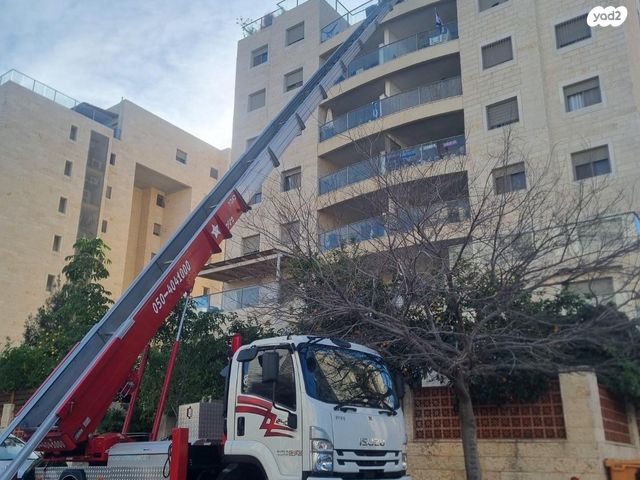 מודעת רכב מנוף