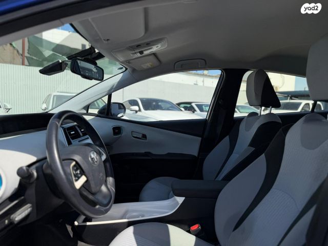 טויוטה פריוס