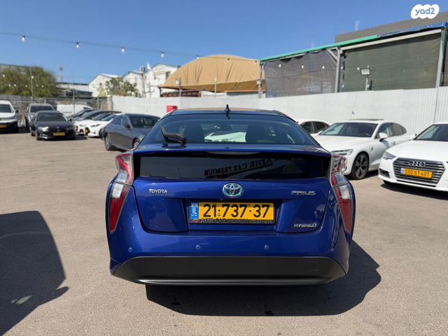טויוטה פריוס