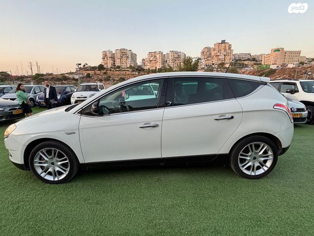 מודעת רכב לנצ'יה דלתא