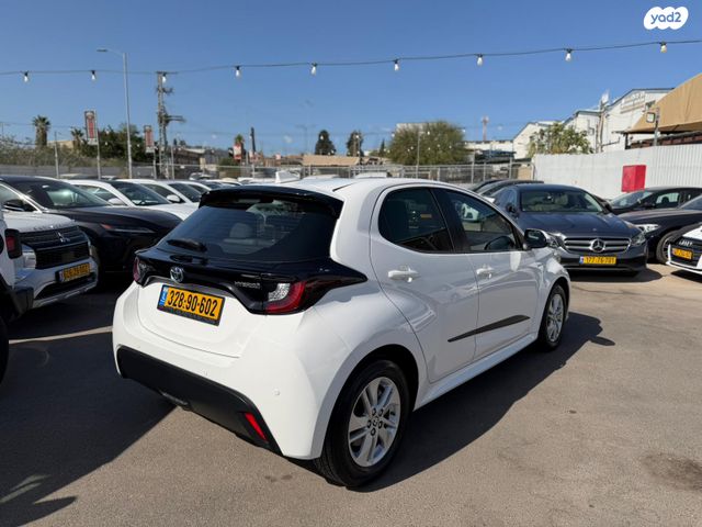 טויוטה יאריס