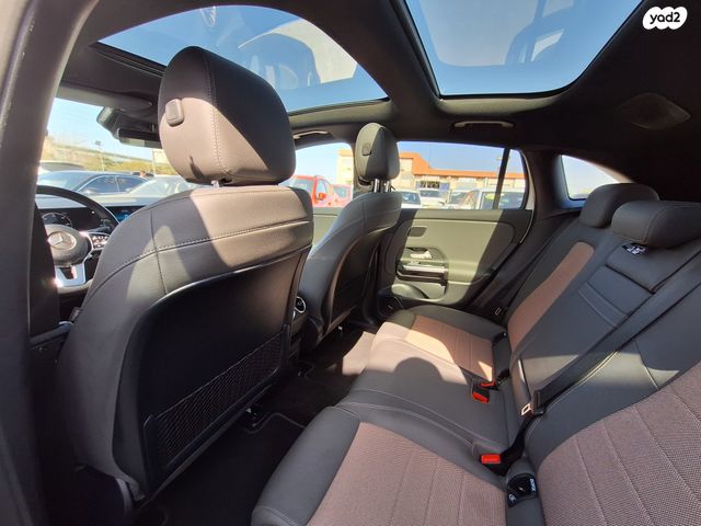 מודעת רכב מרצדס-בנץ EQA 1