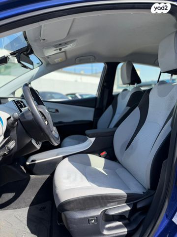 טויוטה פריוס