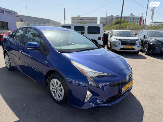 טויוטה פריוס