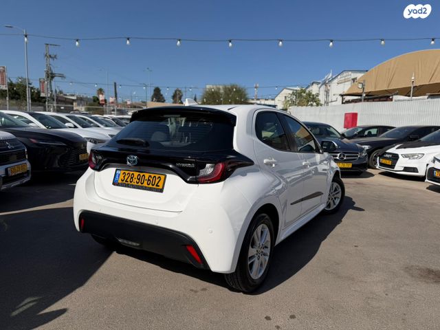 טויוטה יאריס