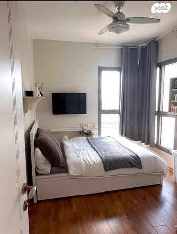 דירה, שדרות ההשכלה 17, ביצרון ורמת ישראל, תל אביב יפו