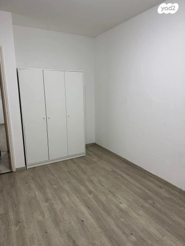 גאון הירדן 57