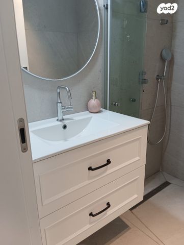 בית פרטי/ קוטג', חנוך לוין 16, קרית האמנים, מצליח, רמלה