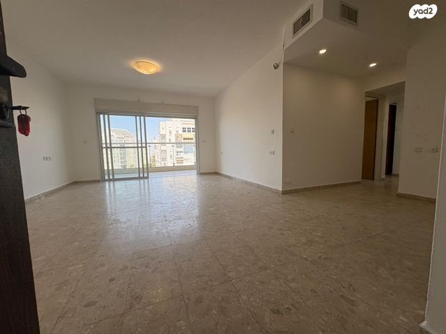 דירה, החלוצים 15, רובע הקריה, הסיטי, אשדוד