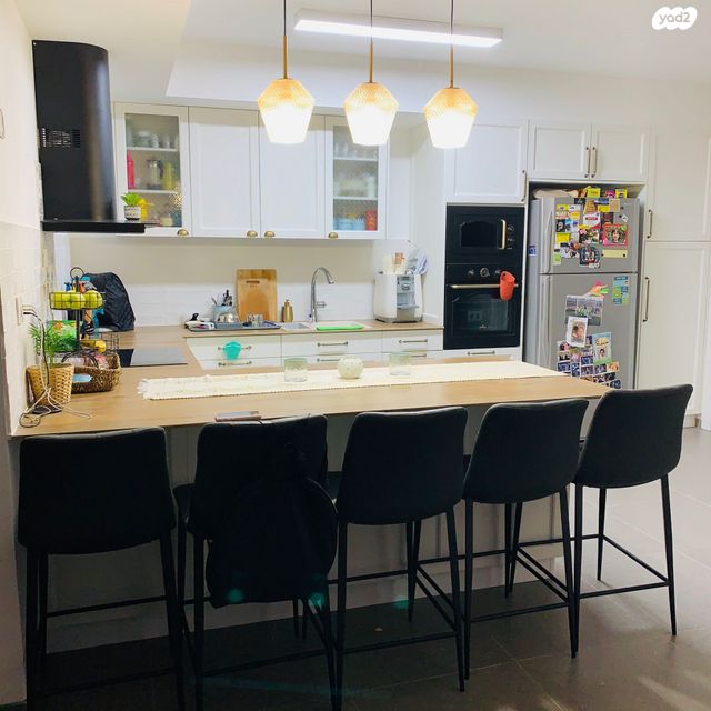 שדרות הרצל 8