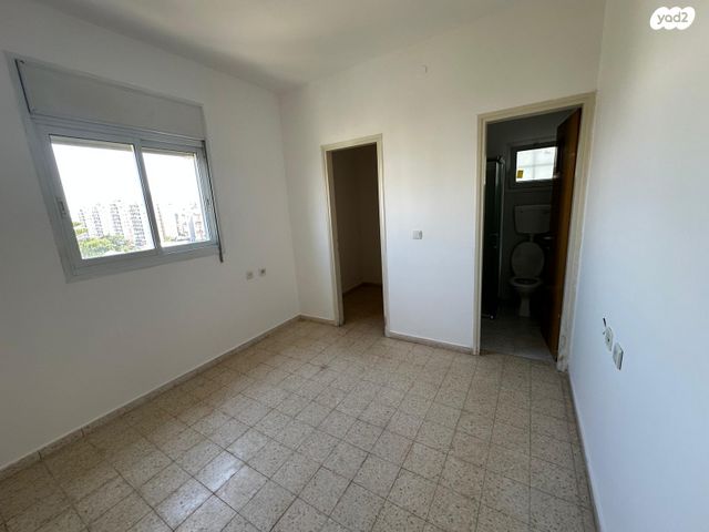 דירה, החלוצים 15, רובע הקריה, הסיטי, אשדוד