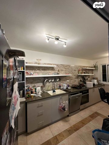 דירה, י.ל. פרץ 4, קרית ים  א', קרית ים