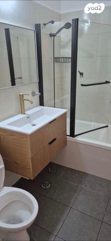 דירה, הדרים 33, חלומות זכרון, זכרון יעקב