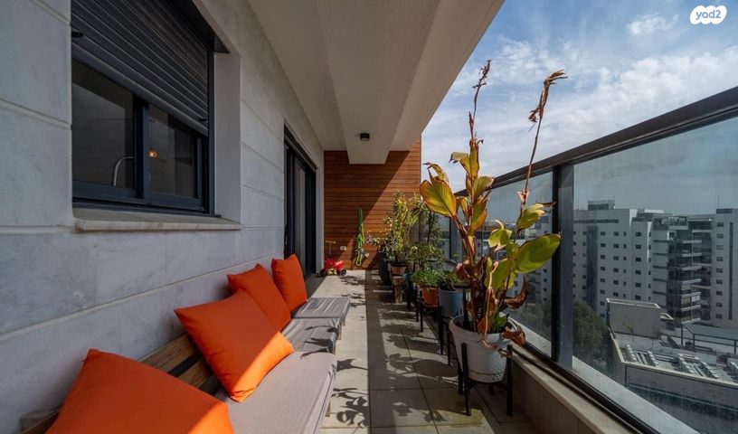 דירה, אבשלום גיסין 23, נווה גן, פתח תקווה