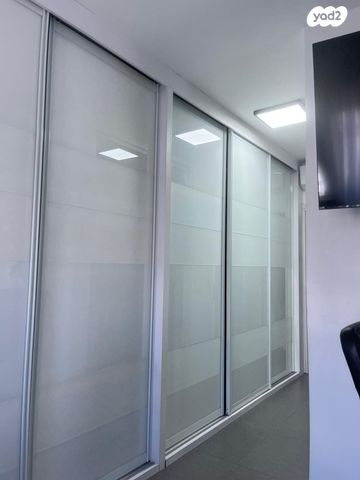 דירה, שדרות הרצל 8, נאות שמיר, יבנה