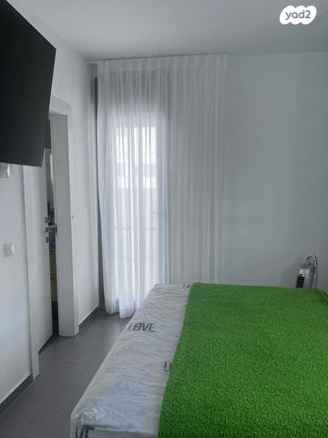 דירה, שדרות הרצל 8, נאות שמיר, יבנה