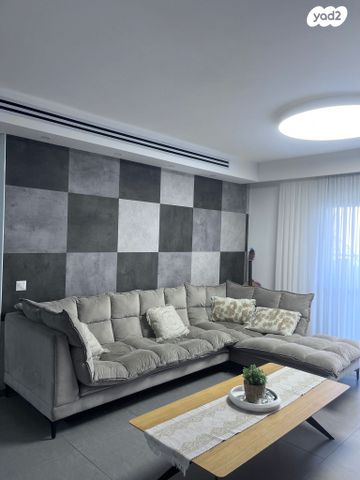 דירה, שדרות הרצל 8, נאות שמיר, יבנה