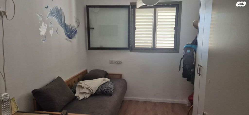 דירה, הדרים 33, חלומות זכרון, זכרון יעקב