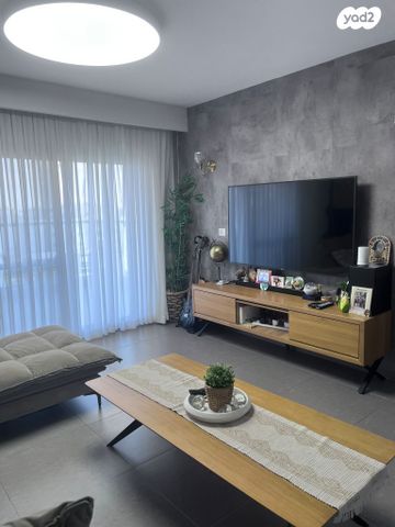 דירה, שדרות הרצל 8, נאות שמיר, יבנה