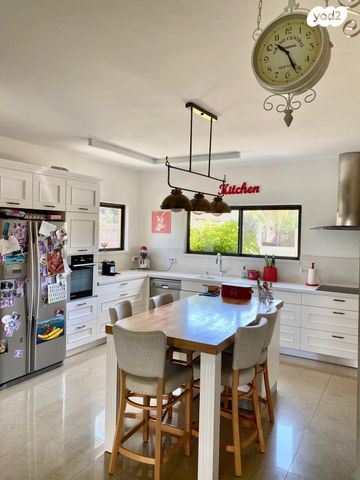 דו משפחתי, הארגמן 3, אורנית, אורנית