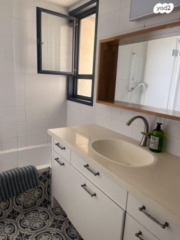 דירה, שדרות ההשכלה 17, ביצרון ורמת ישראל, תל אביב יפו