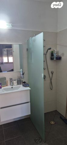 דירה, הדרים 33, חלומות זכרון, זכרון יעקב