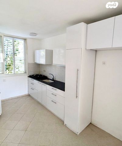 ז'בוטינסקי 45