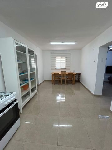 הרב עוזיאל 41