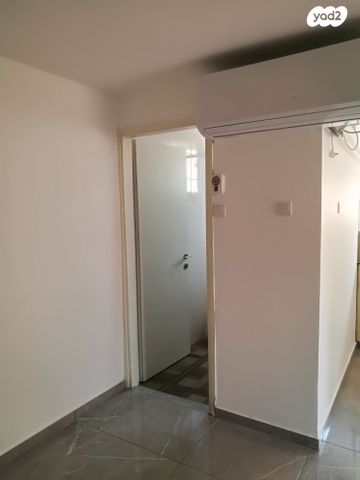 יחידת דיור, ששת הימים 18, הרקפות, ראש העין