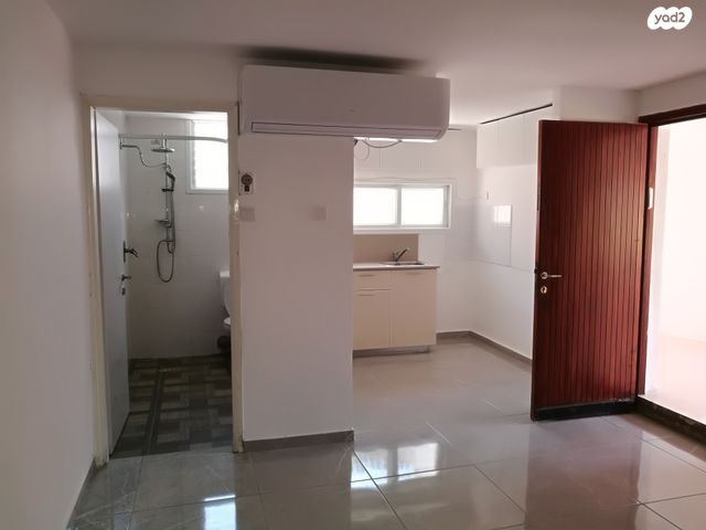 יחידת דיור, ששת הימים 18, הרקפות, ראש העין