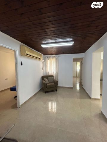 בית פרטי/ קוטג', הרב עוזיאל 41, הראשונים, שלומי