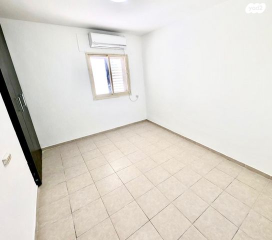 דירה, ז'בוטינסקי 45, מוצקין הותיקה, קרית מוצקין