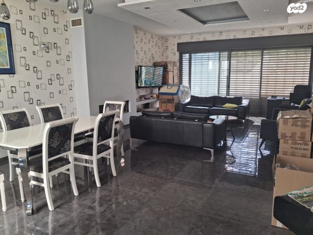 בית פרטי/ קוטג', יצחק שטייגר 26, נווה איתמר, נתניה