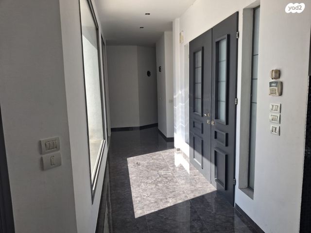 יצחק שטייגר 26